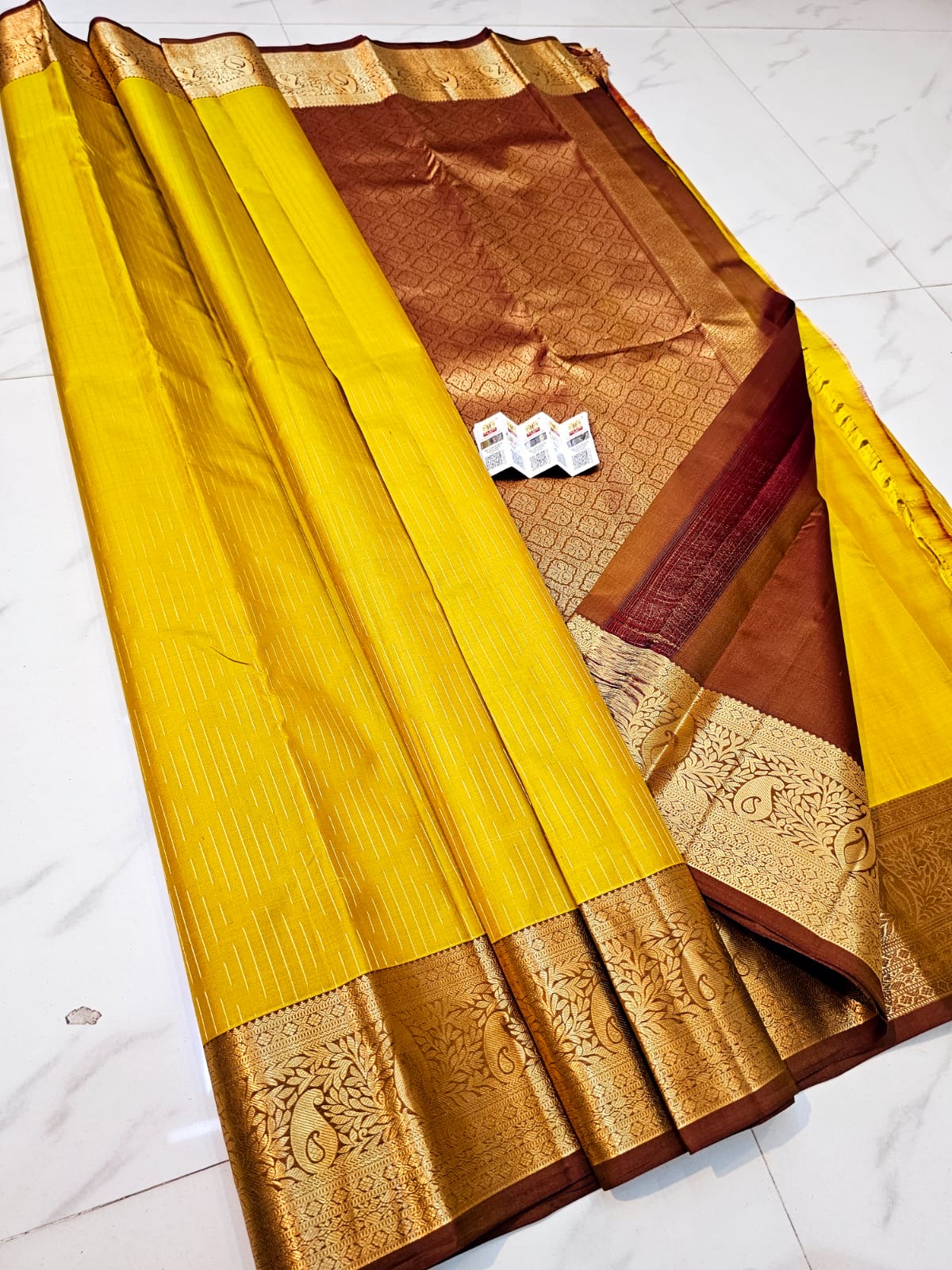 Pure Kanchipuram Silk Fancy Double wrapped vairaoosai butta with silk mark certified