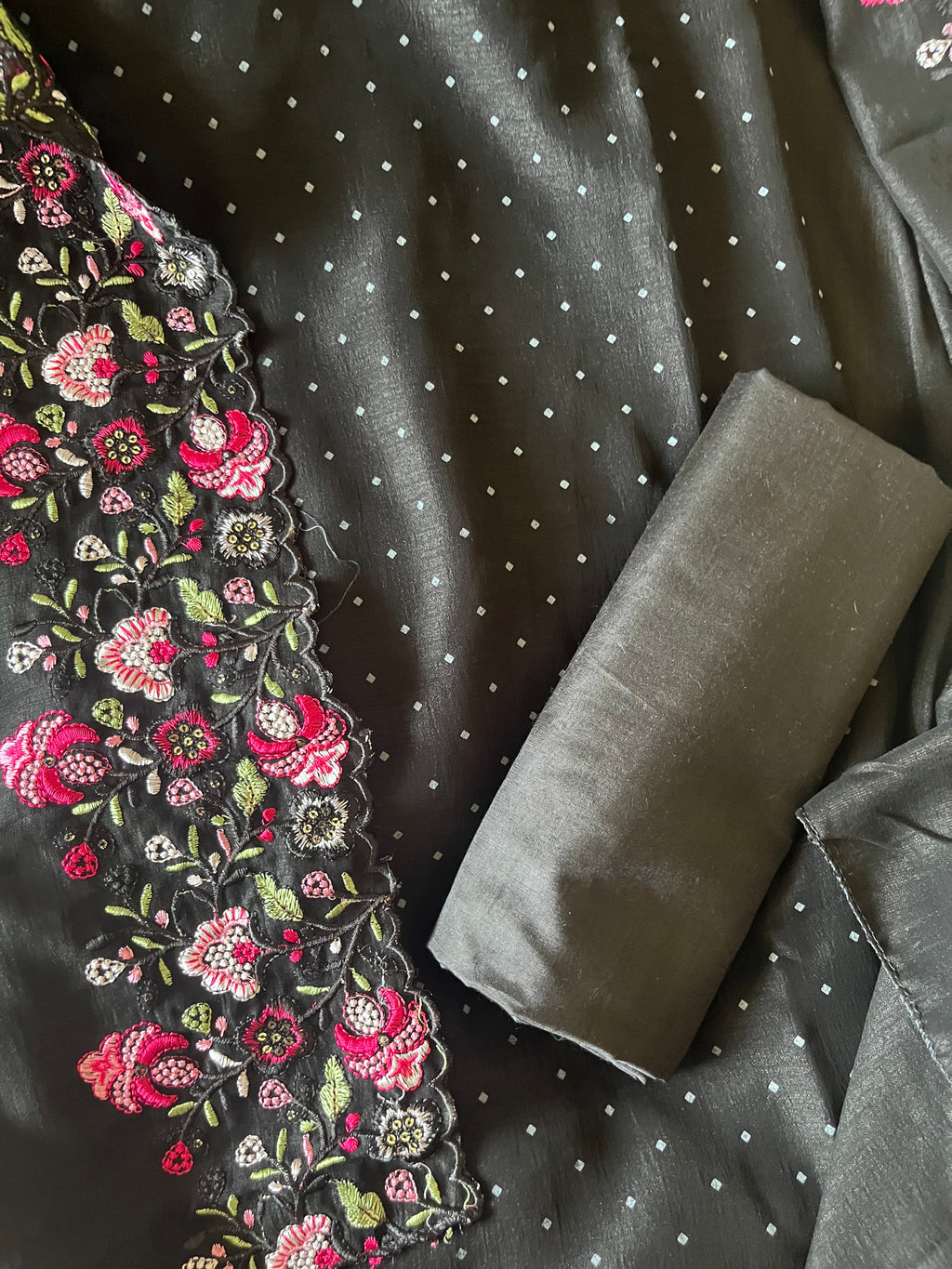 Vichitra 3pcs Unstitched Suit
