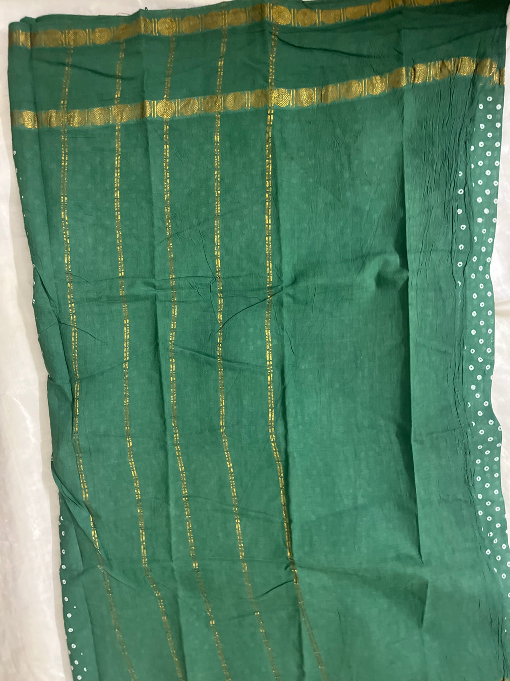 Polka dot Sungudi Saree without Blouse