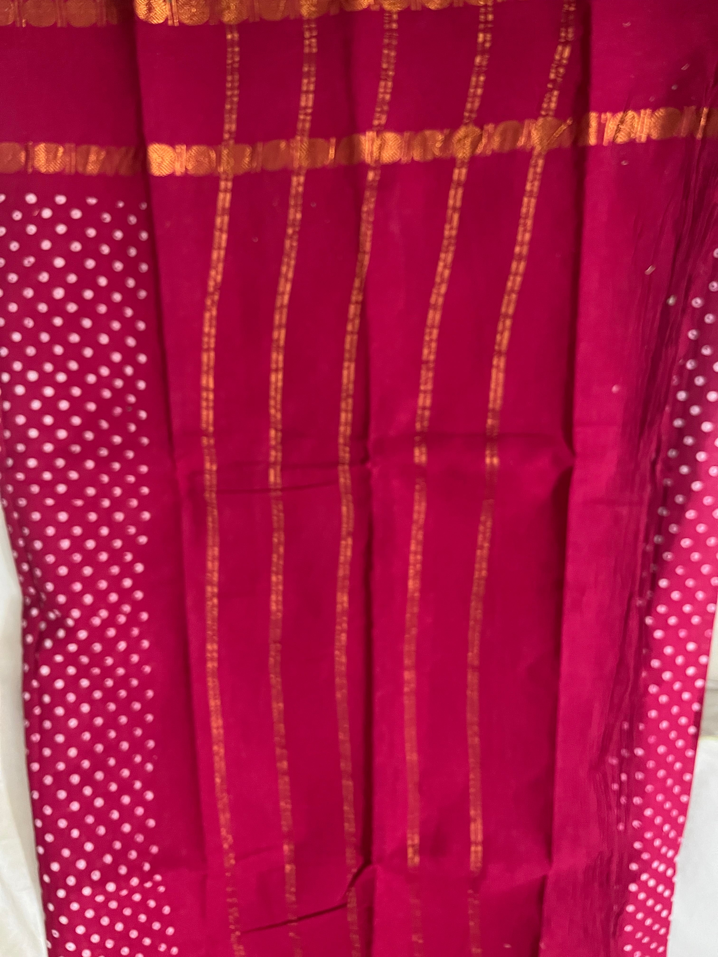 Polka Dot Sungudi Saree without Blouse
