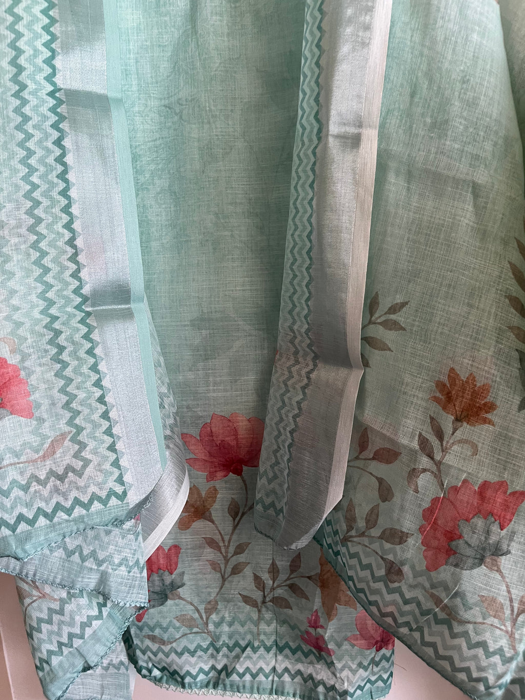 Exclusive Linen 3pcs Unstitched Suit with Beads Work