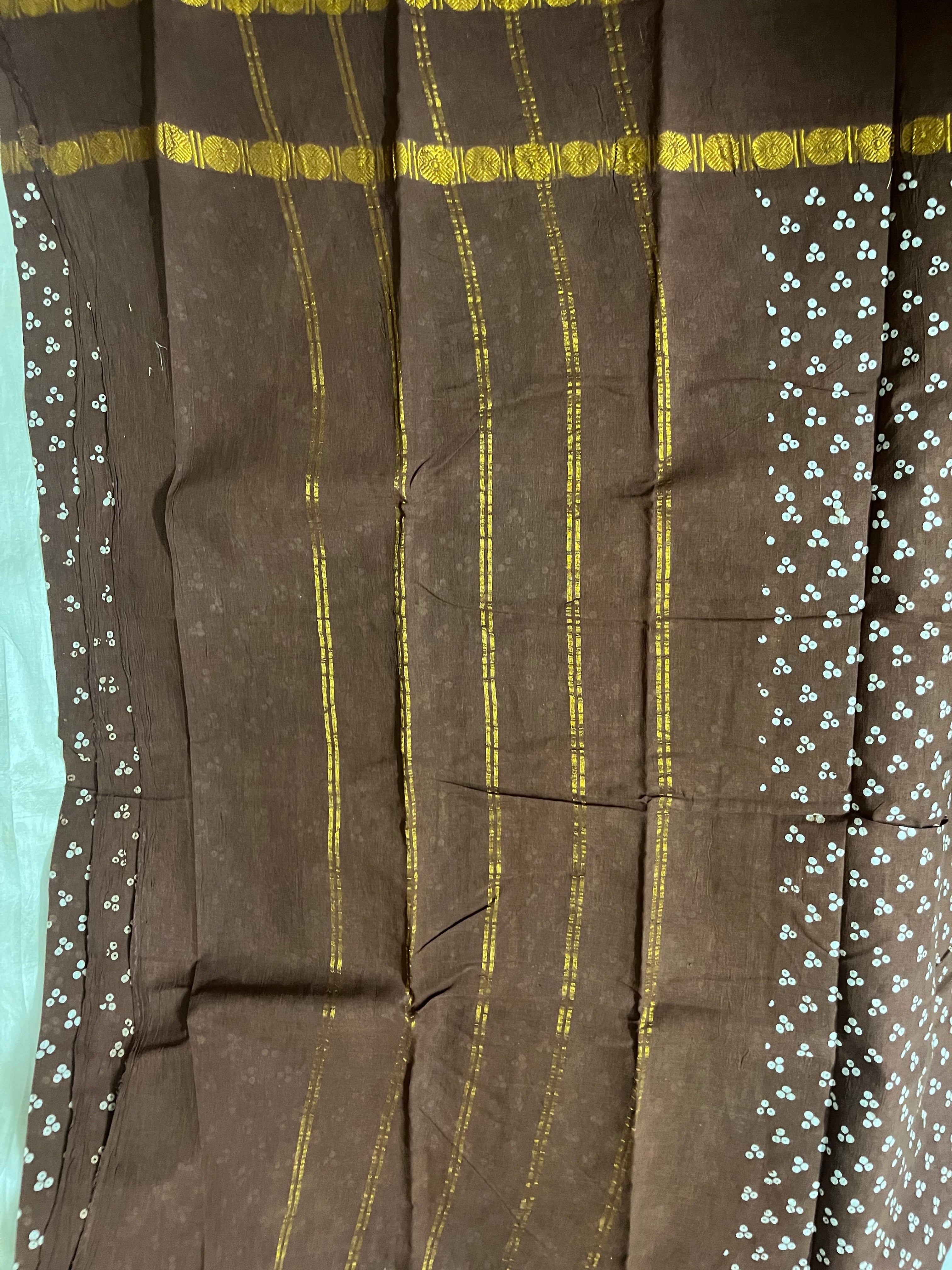 Mukutu Dot Sungudi Saree without Blouse