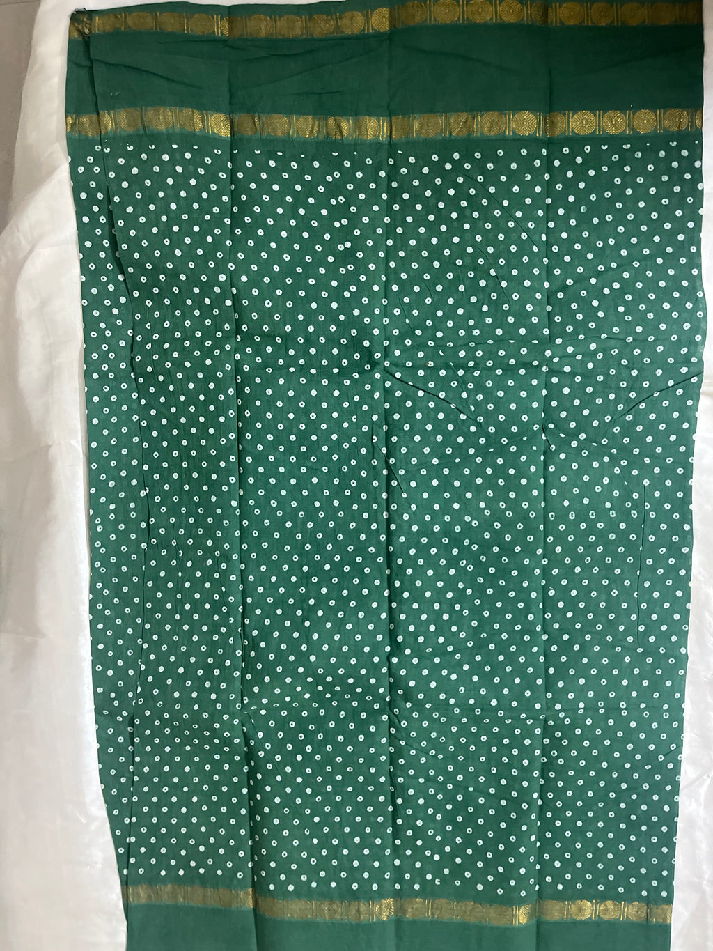 Polka dot Sungudi Saree without Blouse