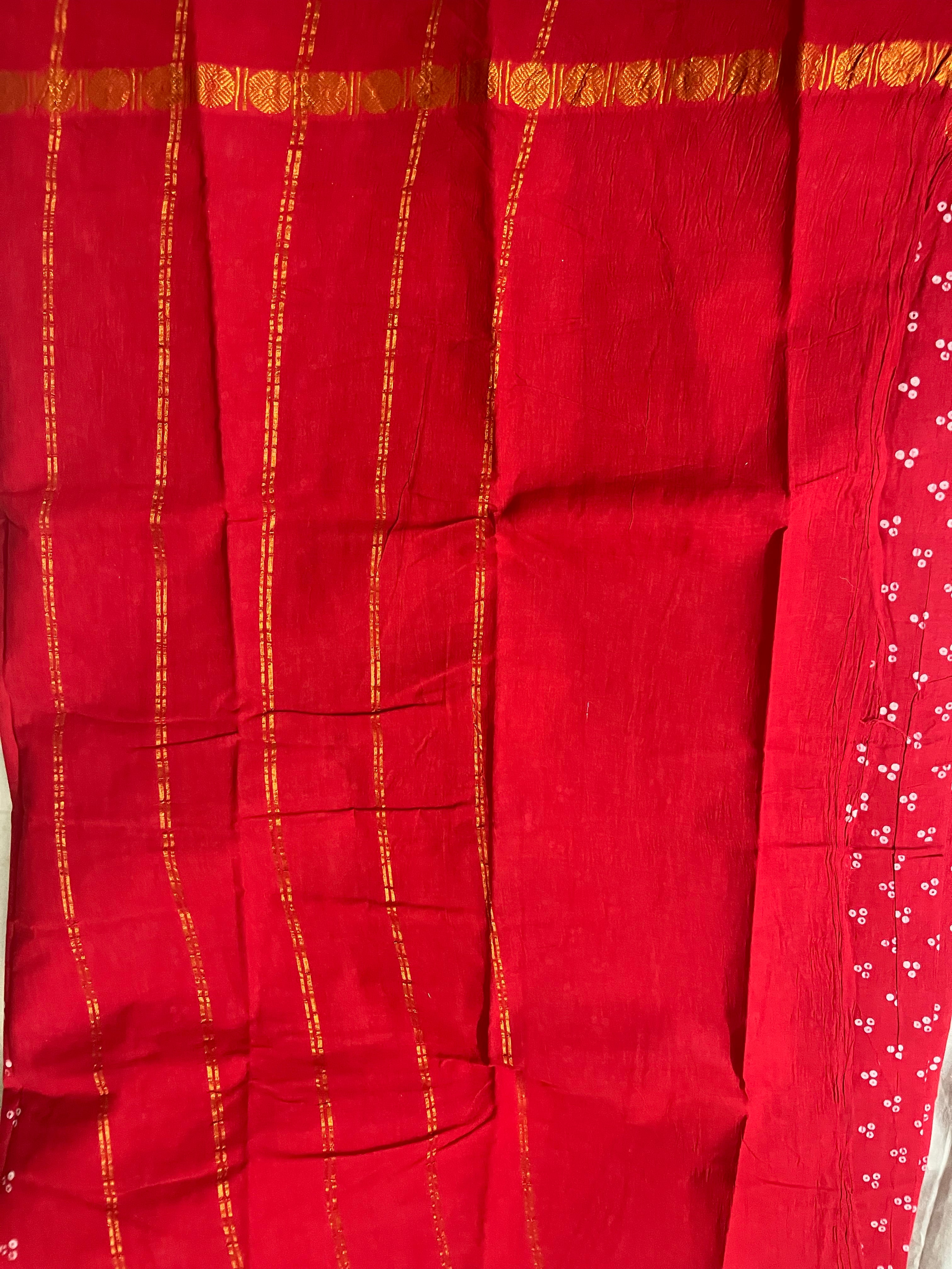 Mukutu Dot Sungudi Saree without Blouse