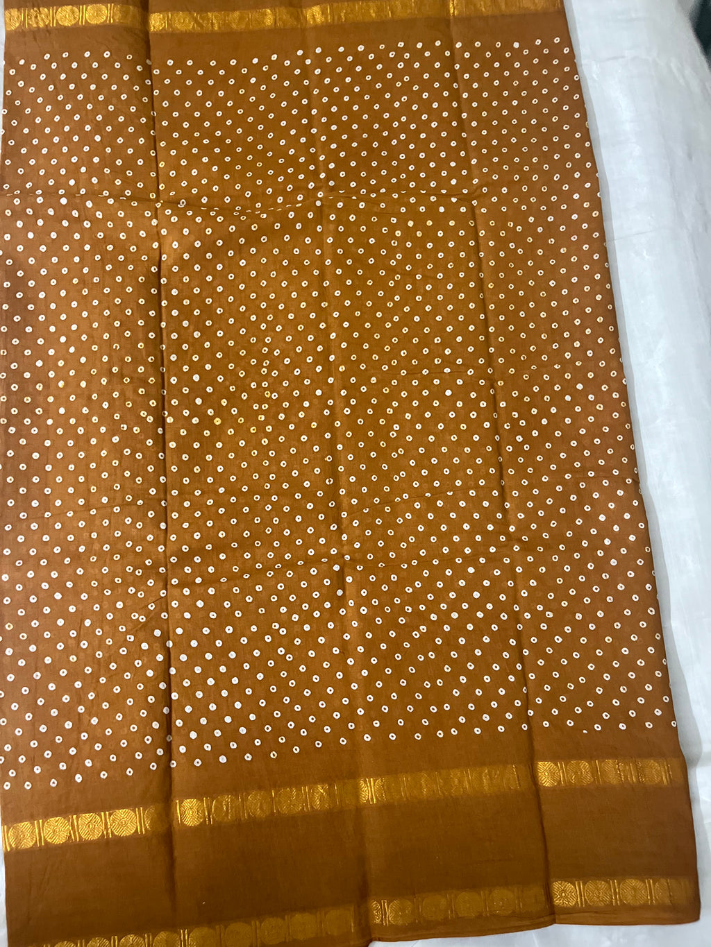 Polka Dot Sungudi Saree without Blouse