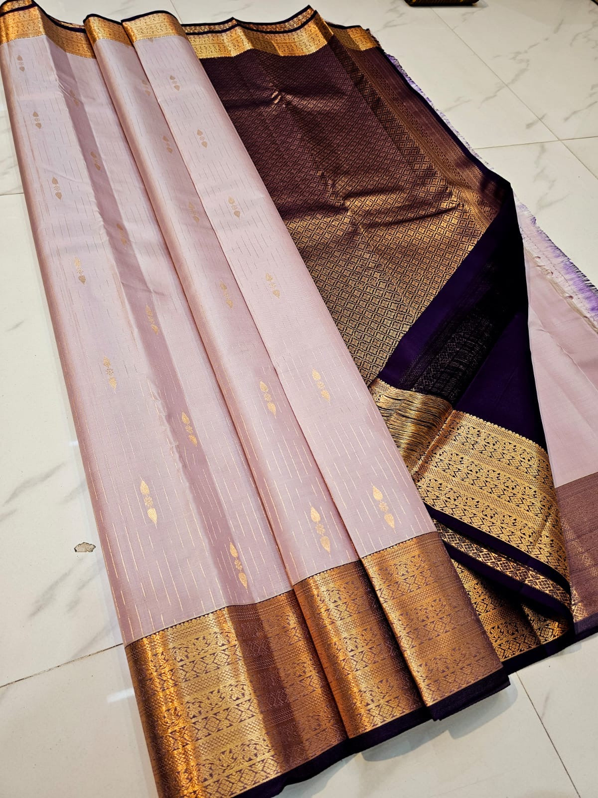 Pure Kanchipuram Silk Fancy Double wrapped varioosai Butta with Silk mark certified