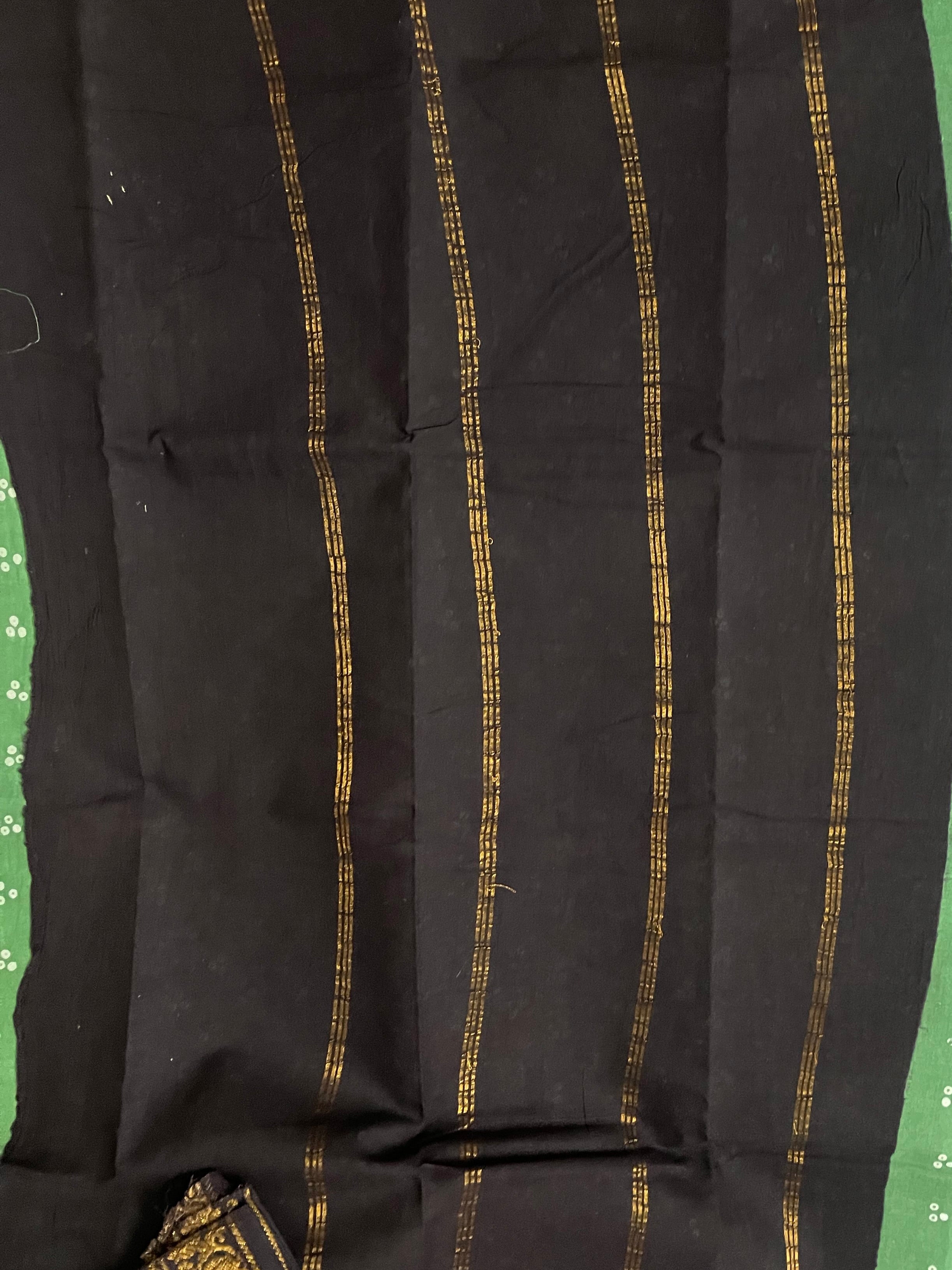 Mukutu Dots Sungudi Sarees without blouse