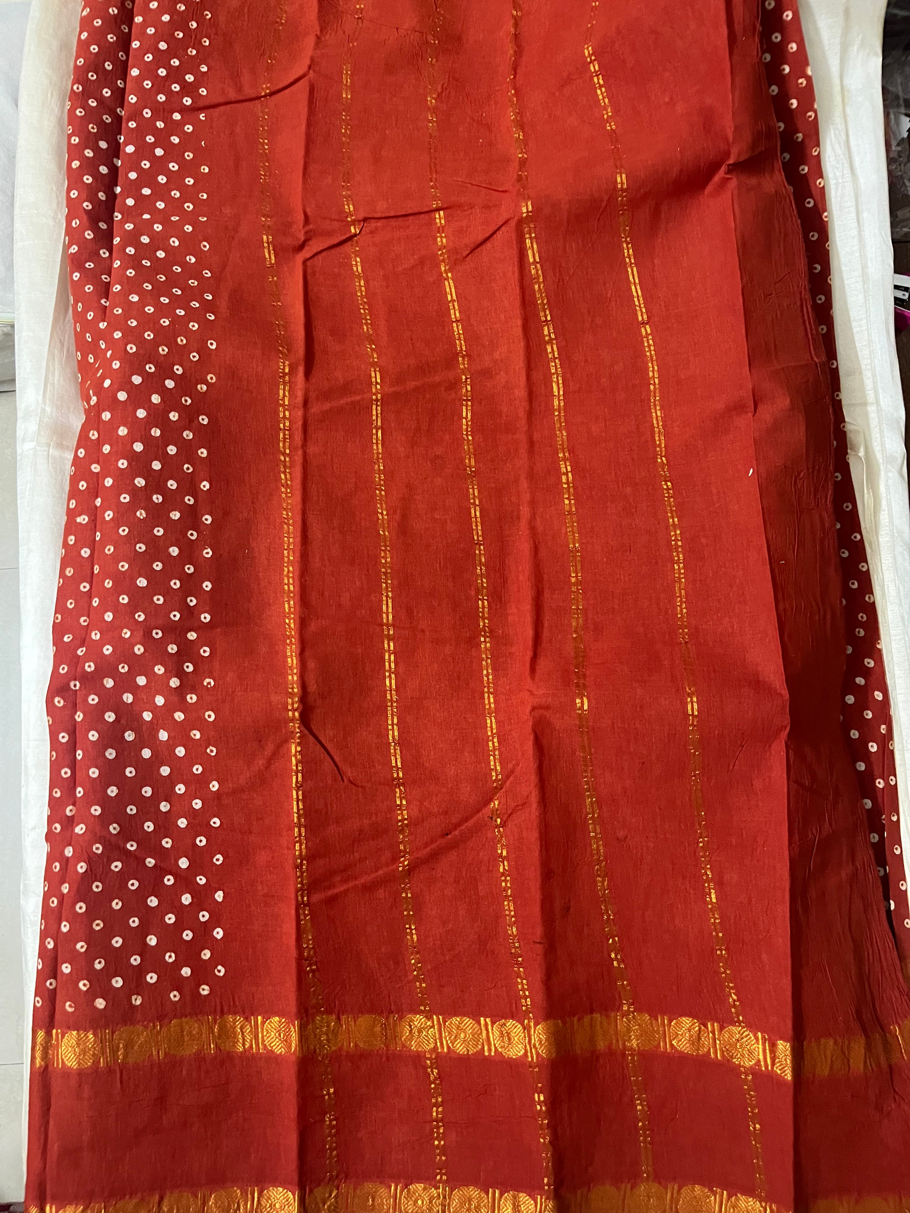 Polka Dot Sungudi Saree without Blouse