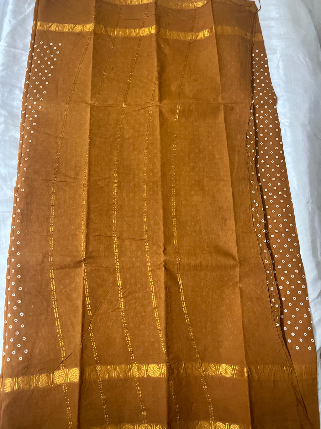 Polka Dot Sungudi Saree without Blouse